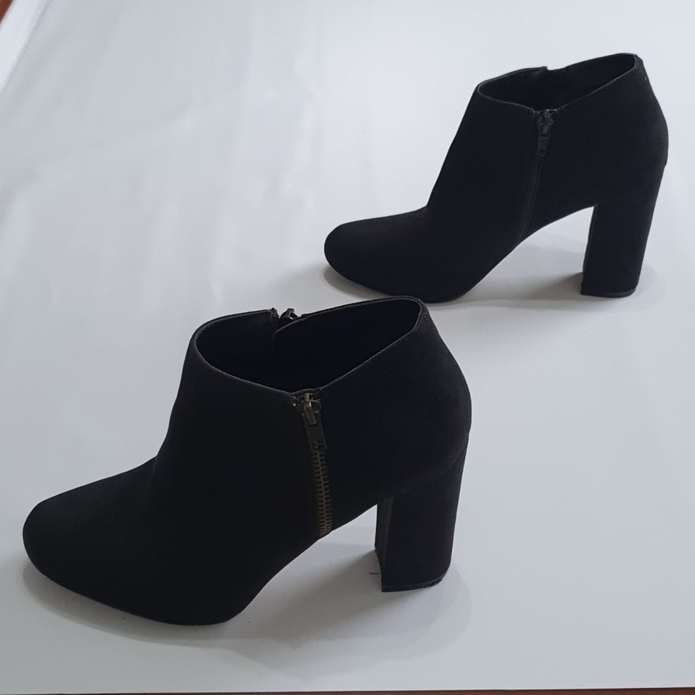 Madden Girl  Suede Party Block Heeled Booties - Picture 5 of 10